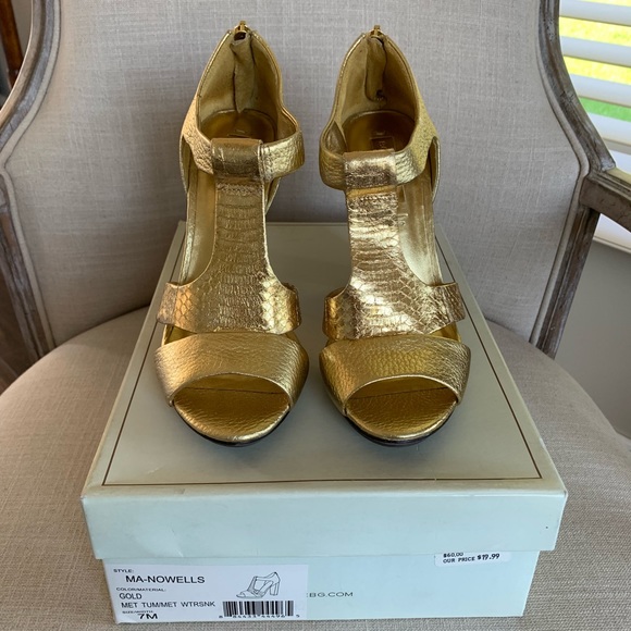BCBG Gold Heels - Picture 8 of 8
